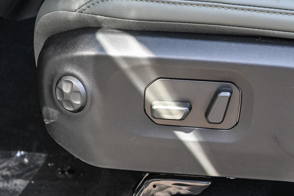 Thumbnail: 2026 Jeep Gladiator - 32