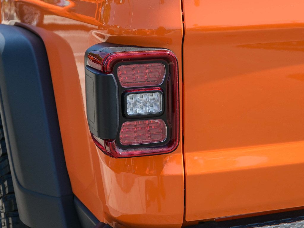 Thumbnail: 2025 Jeep Gladiator - 22