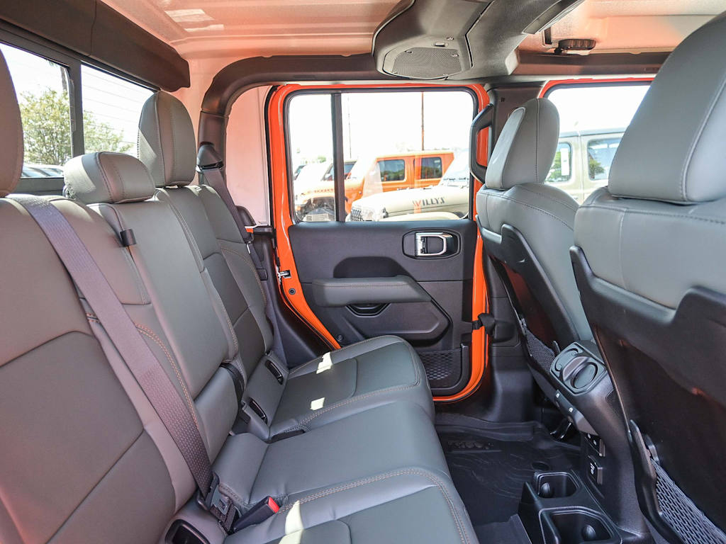 Thumbnail: 2025 Jeep Gladiator - 12