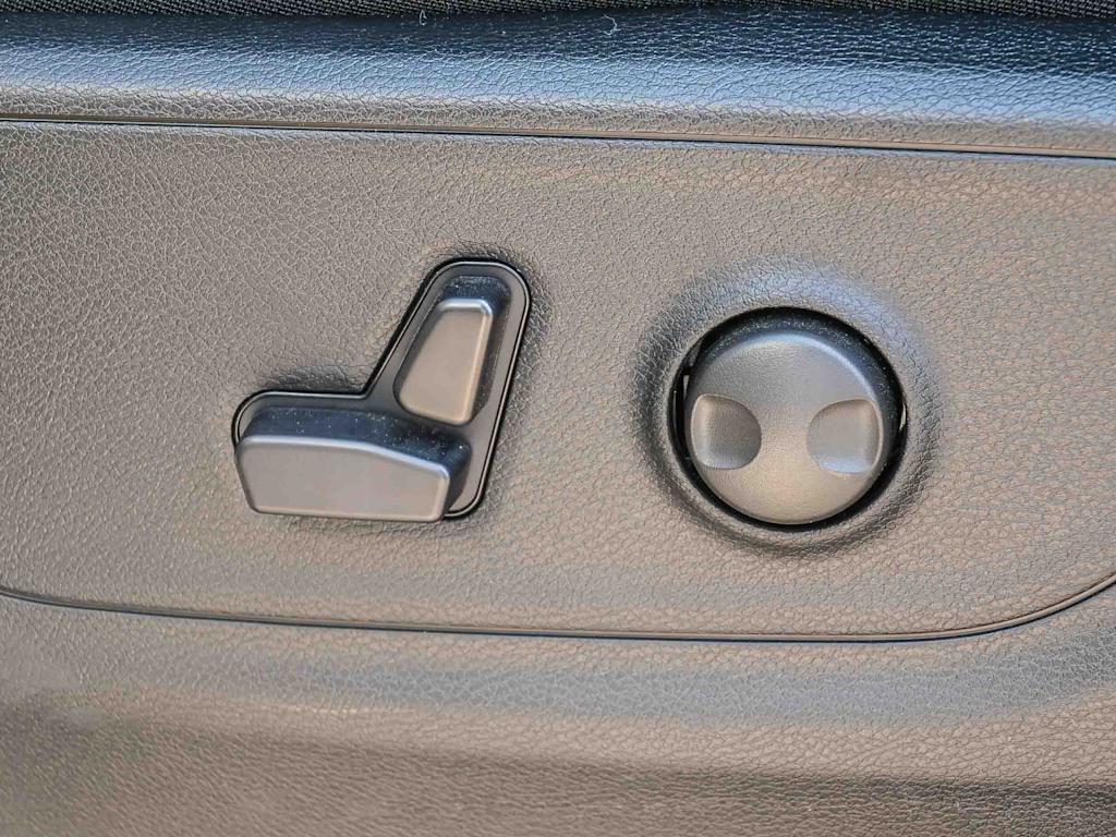 Thumbnail: 2026 RAM 1500 - 32