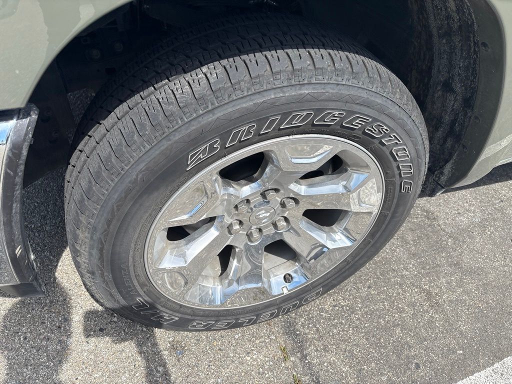 Thumbnail: 2026 RAM 1500 - 3