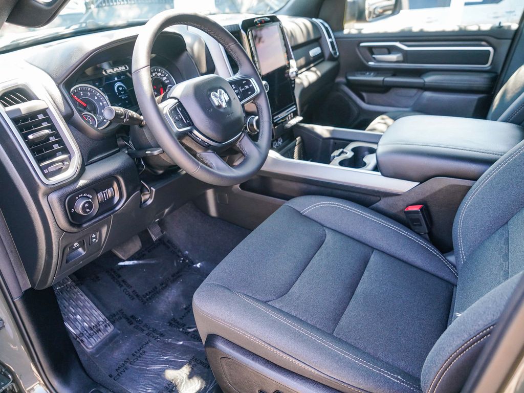Thumbnail: 2026 RAM 1500 - 10