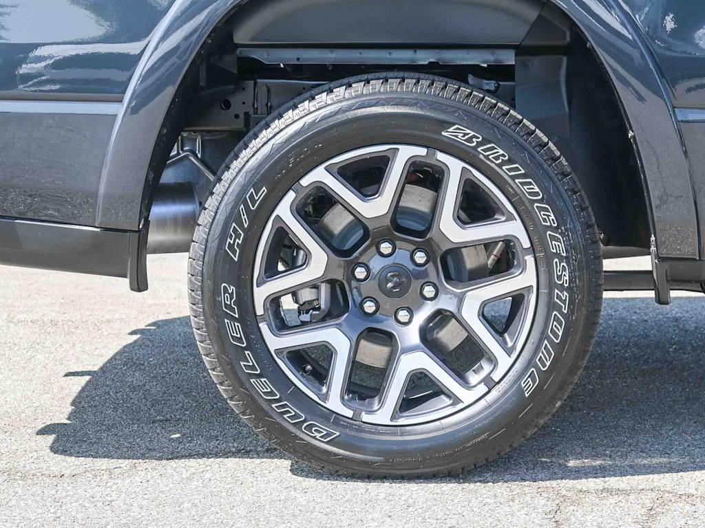 Thumbnail: 2026 RAM 1500 - 7