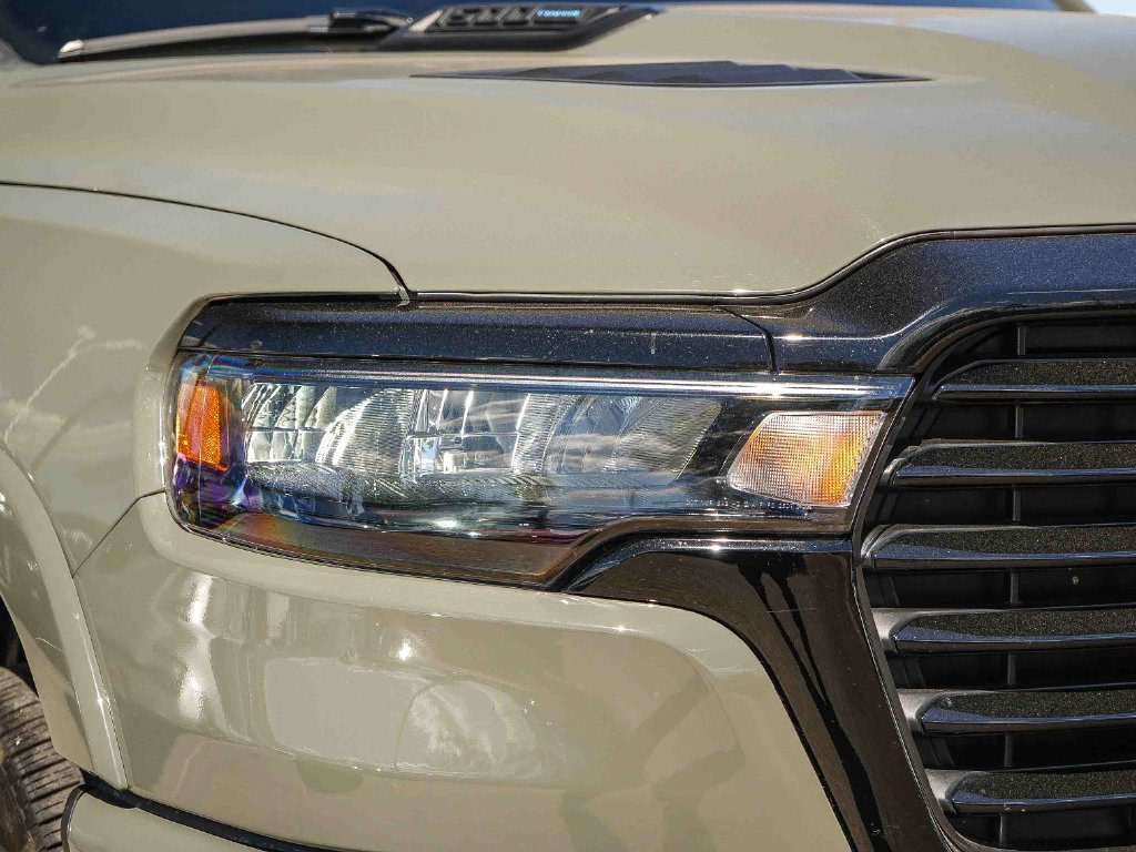 Thumbnail: 2026 RAM 1500 - 18