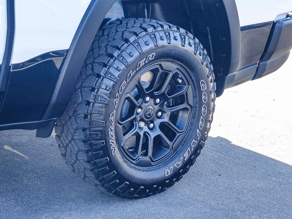 Thumbnail: 2025 RAM 1500 - 21