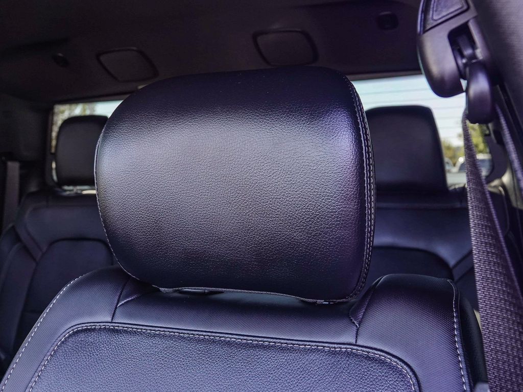 Thumbnail: 2025 RAM 1500 - 10