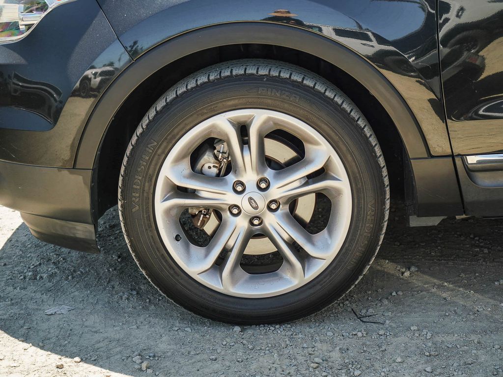 Thumbnail: 2015 Ford Explorer - 24