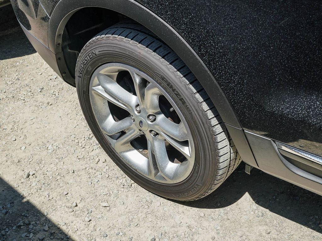 Thumbnail: 2015 Ford Explorer - 12