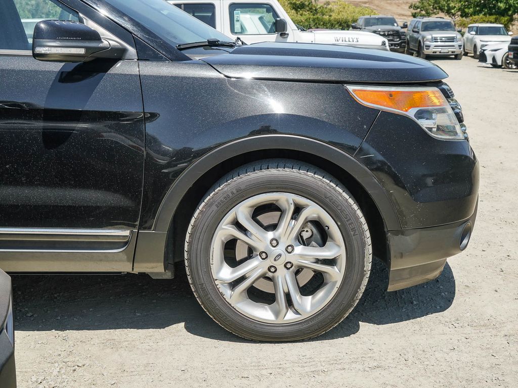 Thumbnail: 2015 Ford Explorer - 5