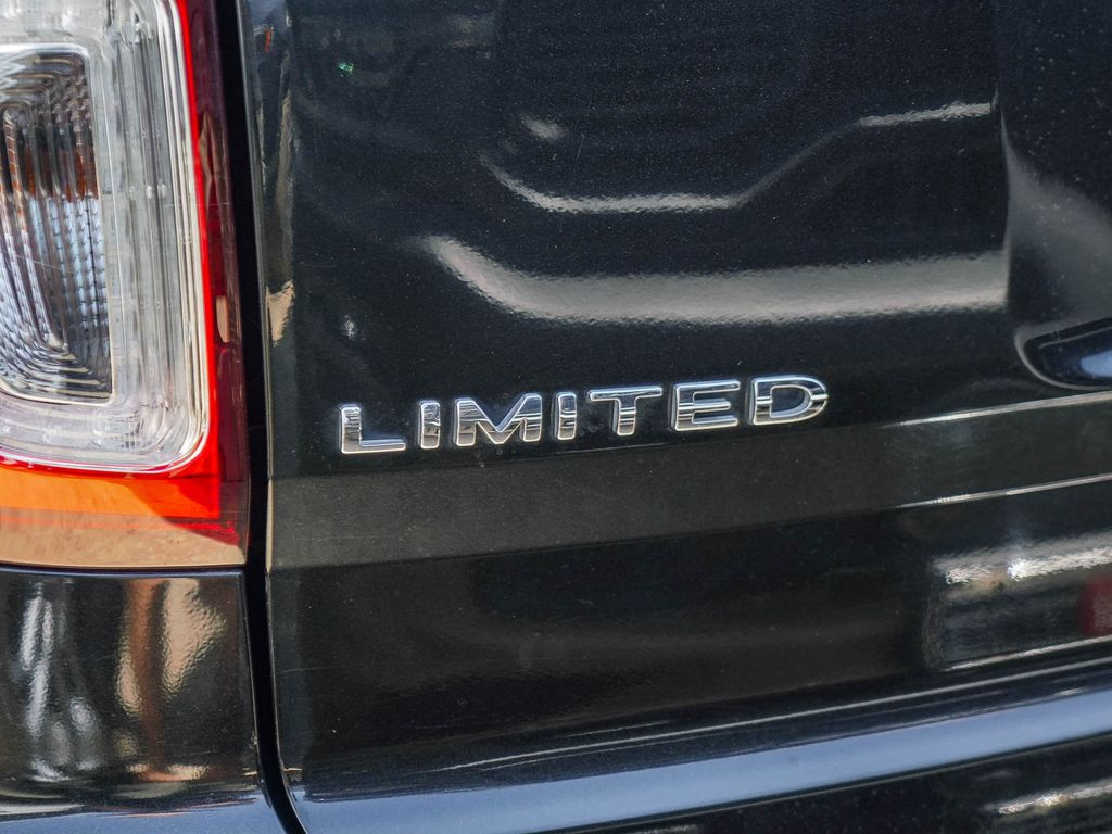 Thumbnail: 2015 Ford Explorer - 18