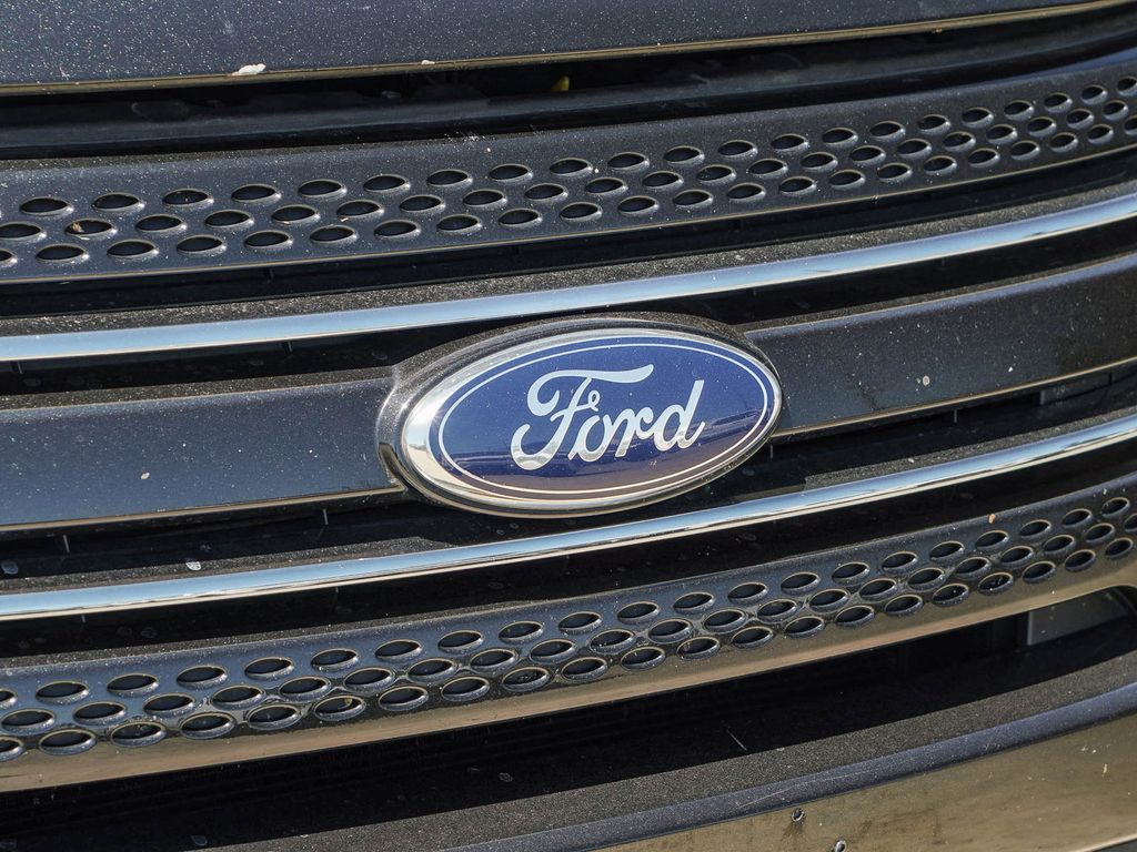 Thumbnail: 2015 Ford Explorer - 4
