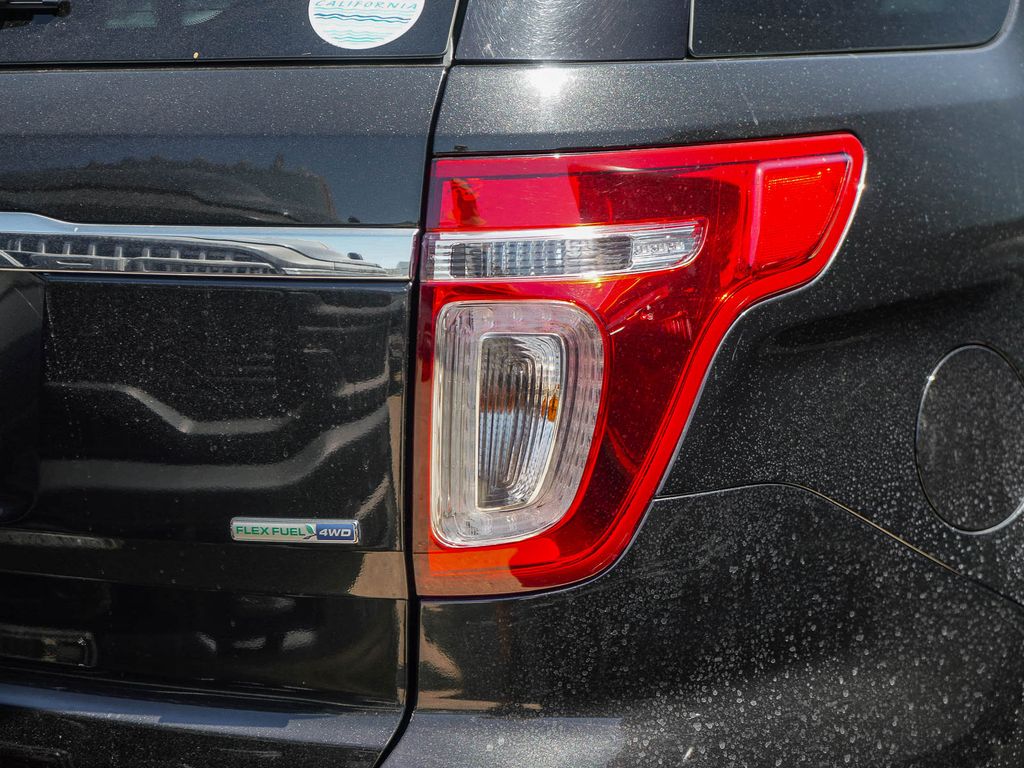Thumbnail: 2015 Ford Explorer - 14