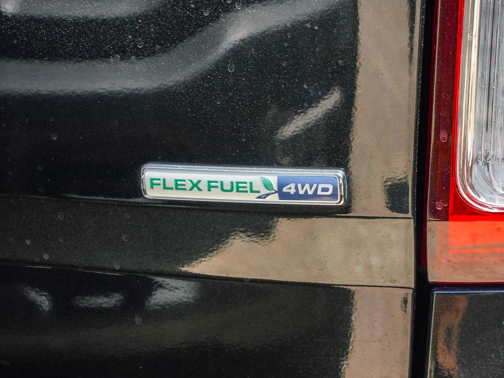 Thumbnail: 2015 Ford Explorer - 15