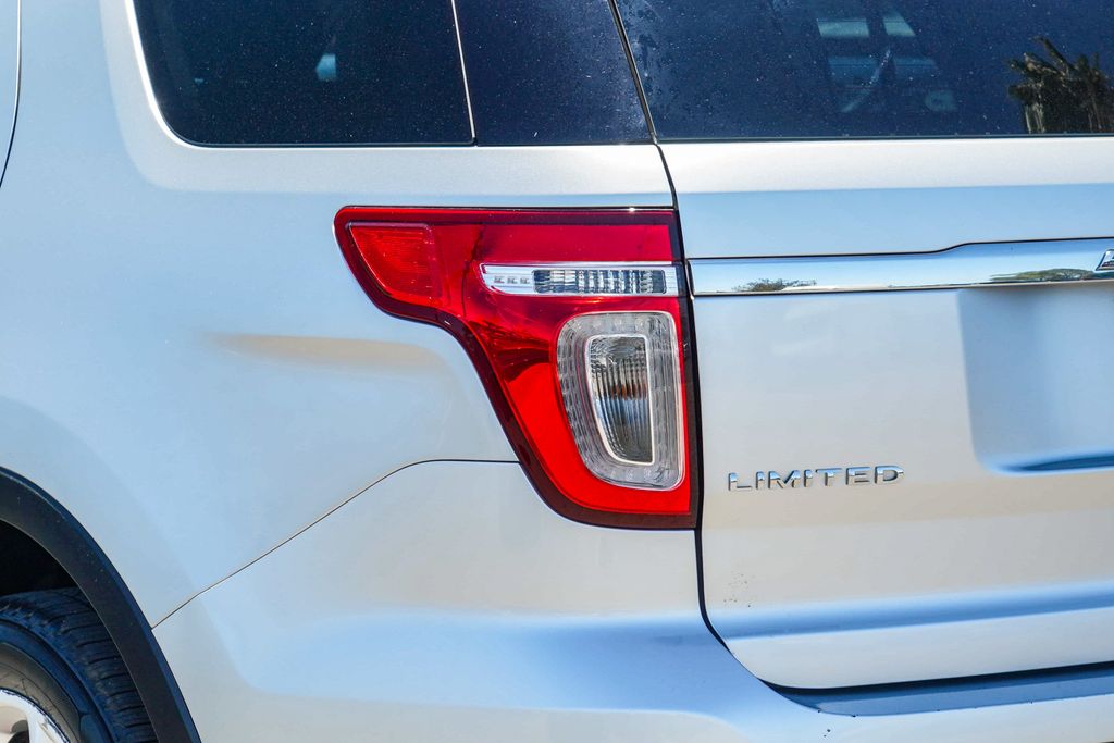 Thumbnail: 2011 Ford Explorer - 6