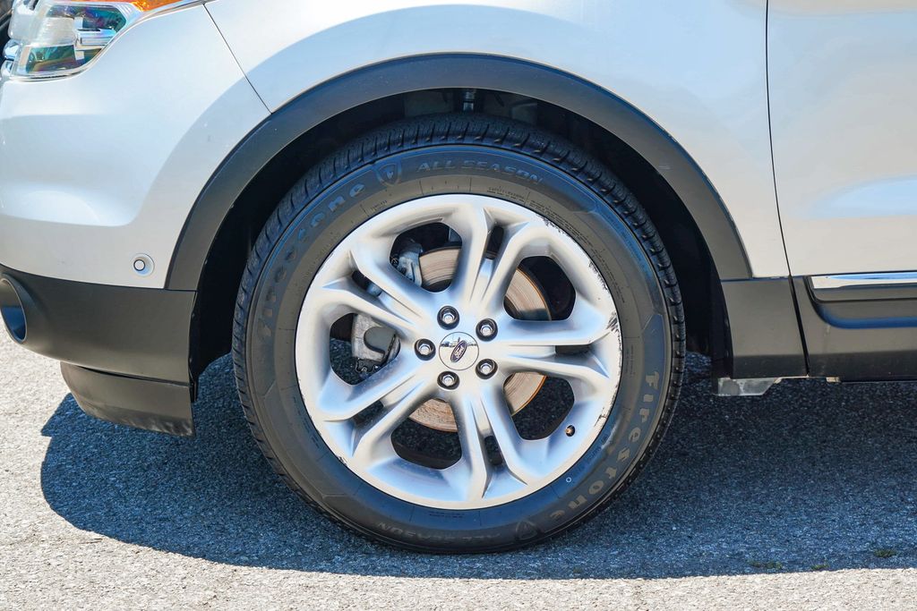 Thumbnail: 2011 Ford Explorer - 21