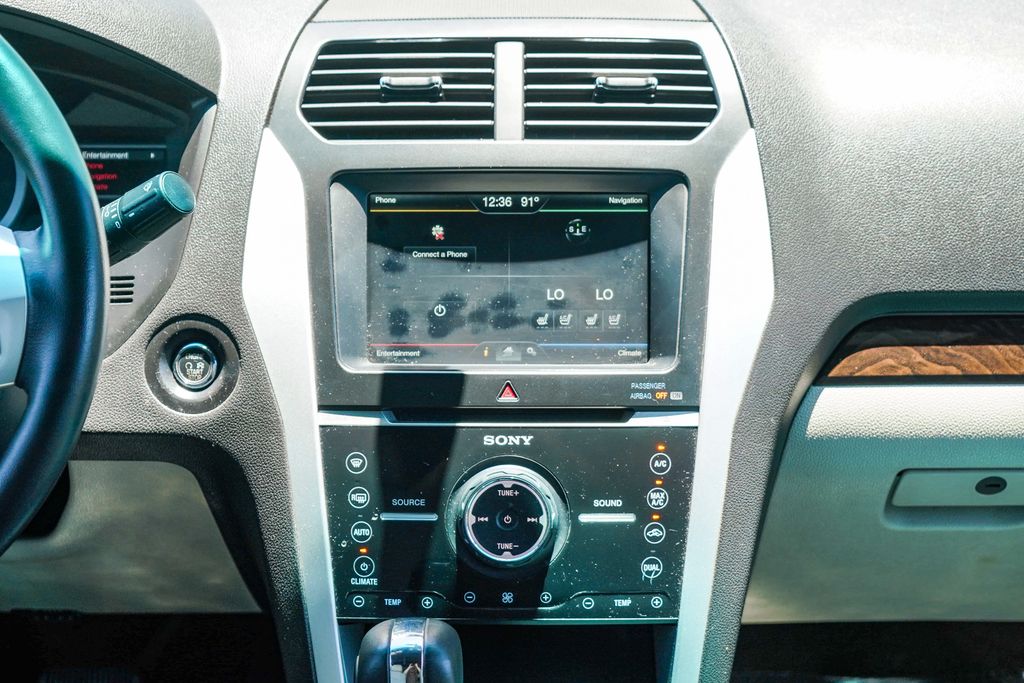 Thumbnail: 2011 Ford Explorer - 13