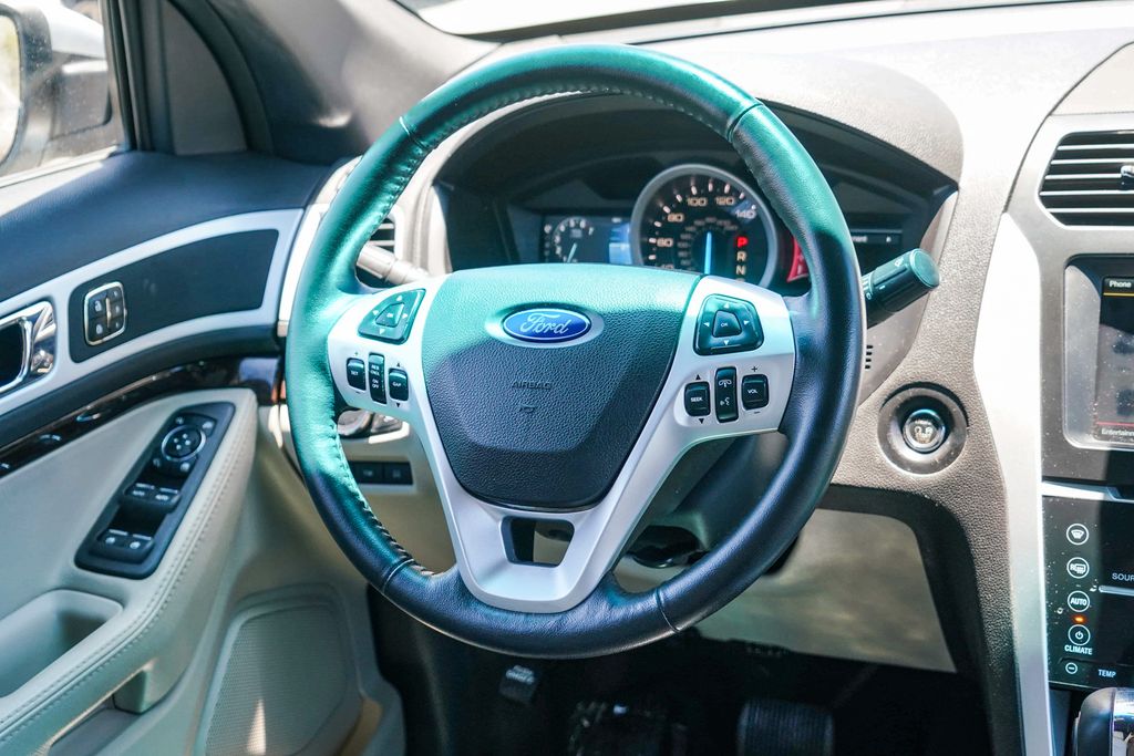 Thumbnail: 2011 Ford Explorer - 9