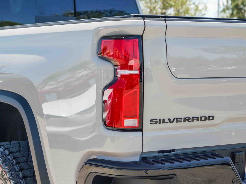 Thumbnail: 2026 Chevrolet Silverado 2500 - 21
