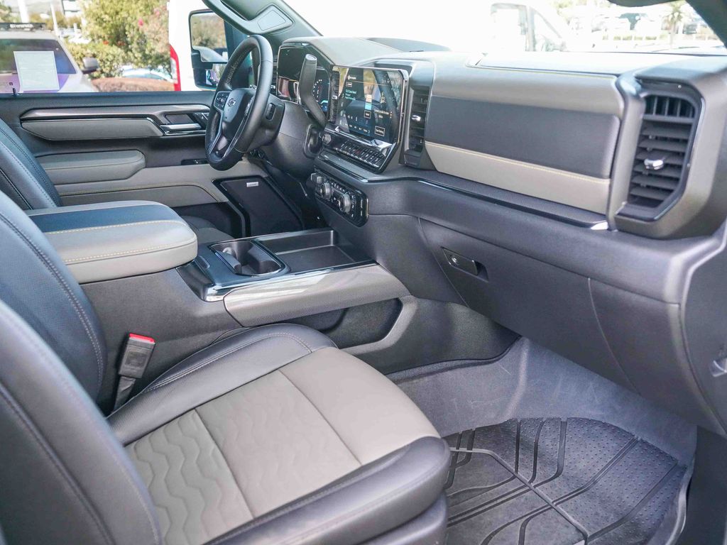 Thumbnail: 2026 Chevrolet Silverado 2500 - 13