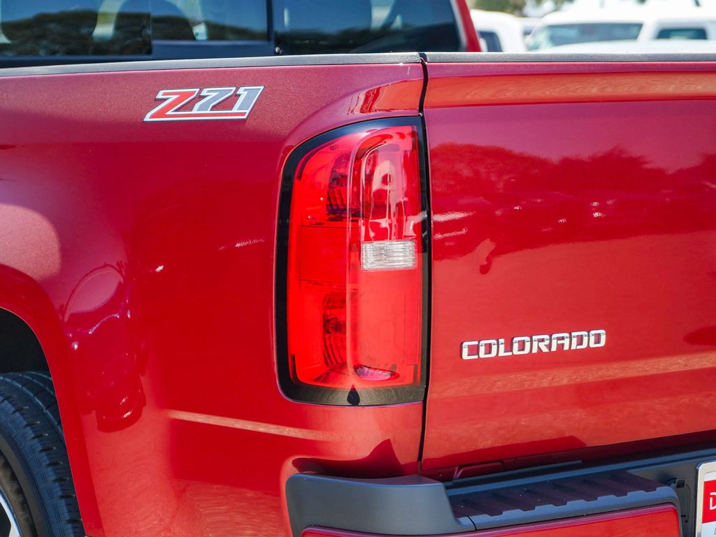 Thumbnail: 2017 Chevrolet Colorado - 20