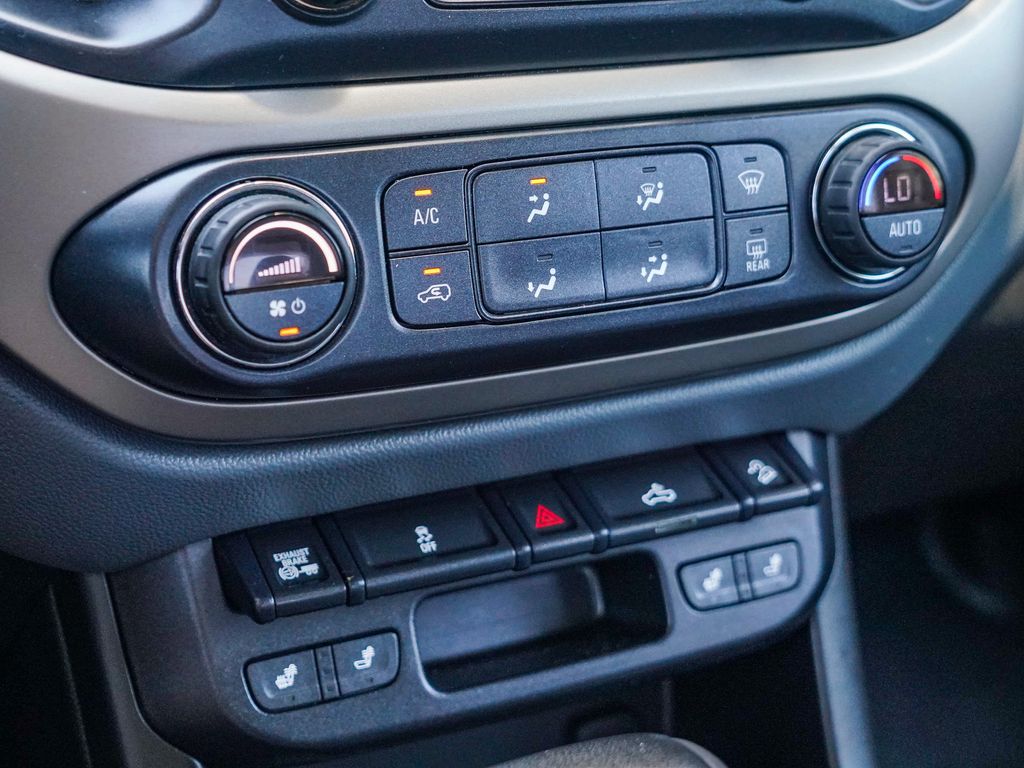 Thumbnail: 2017 Chevrolet Colorado - 25