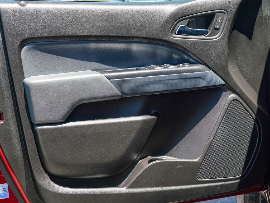 Thumbnail: 2017 Chevrolet Colorado - 23