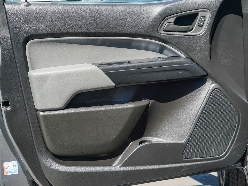 Thumbnail: 2022 Chevrolet Colorado - 23