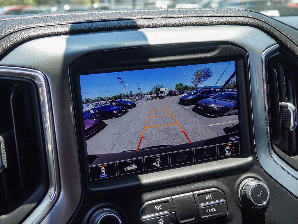Thumbnail: 2020 Chevrolet Silverado 1500 - 26
