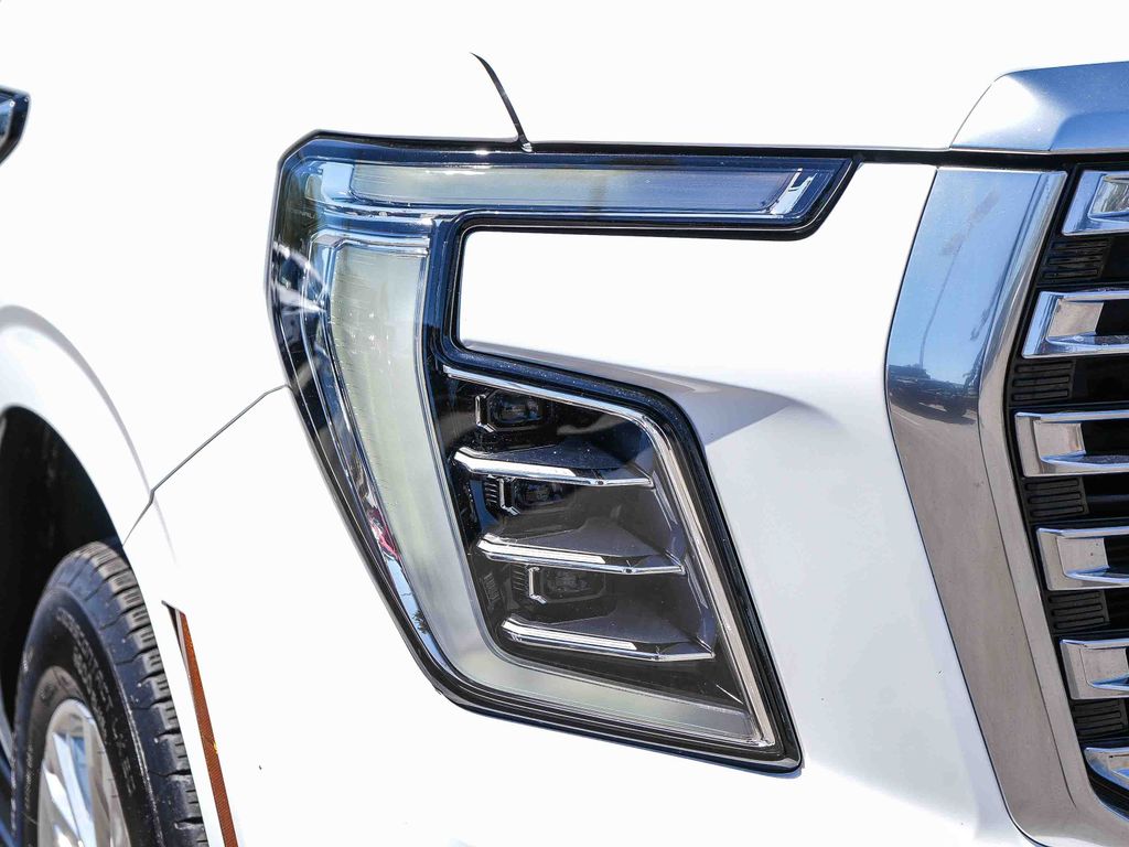 Thumbnail: 2025 GMC Yukon XL - 18