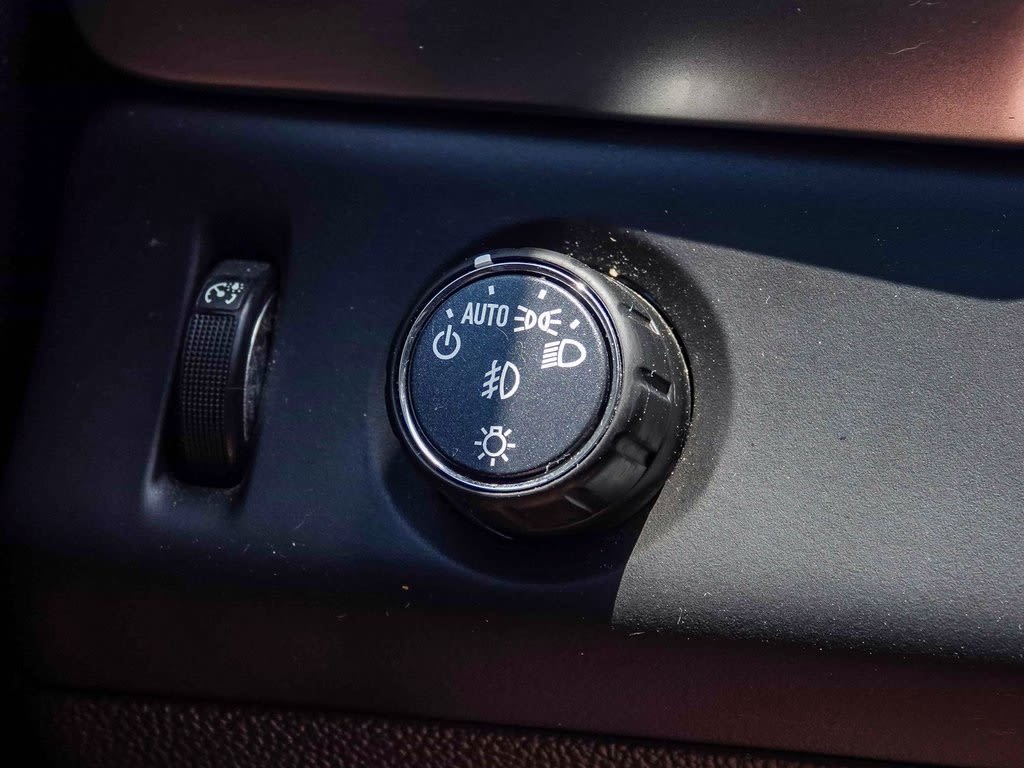 Thumbnail: 2019 Chevrolet Suburban - 30