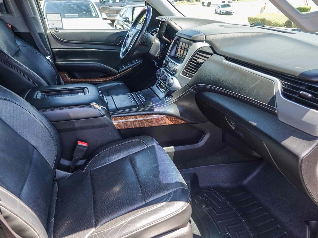 Thumbnail: 2016 Chevrolet Suburban - 9