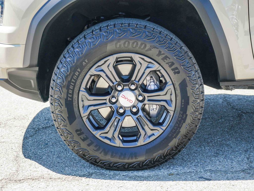 Thumbnail: 2024 GMC Canyon - 6