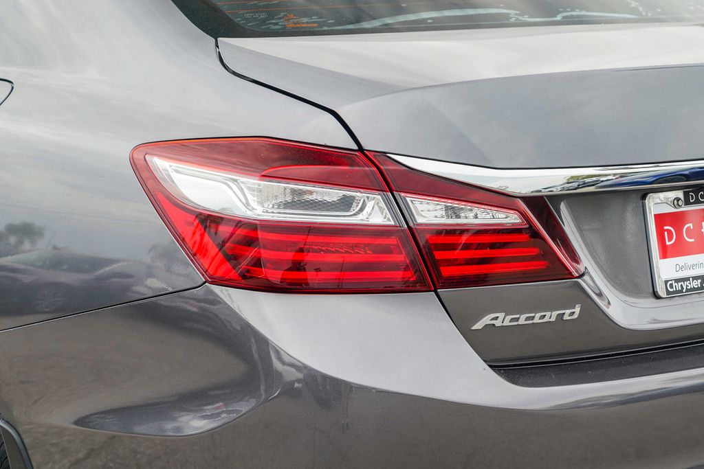 Thumbnail: 2017 Honda Accord - 19