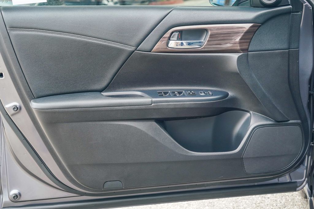 Thumbnail: 2017 Honda Accord - 23