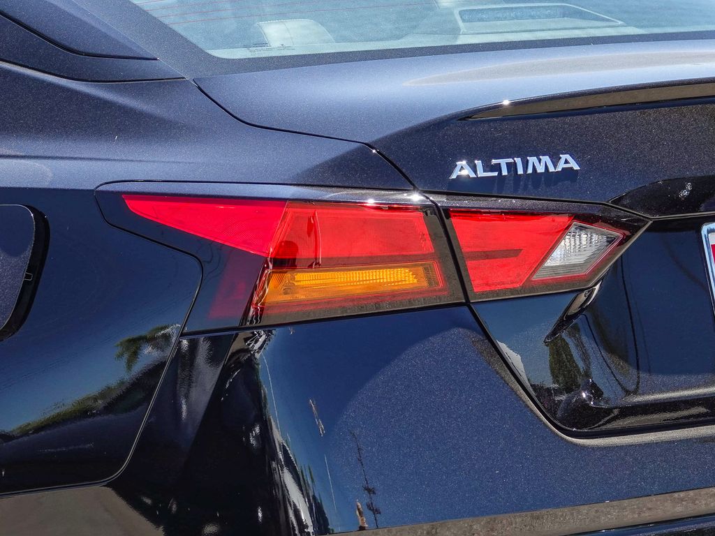 Thumbnail: 2021 Nissan Altima - 19