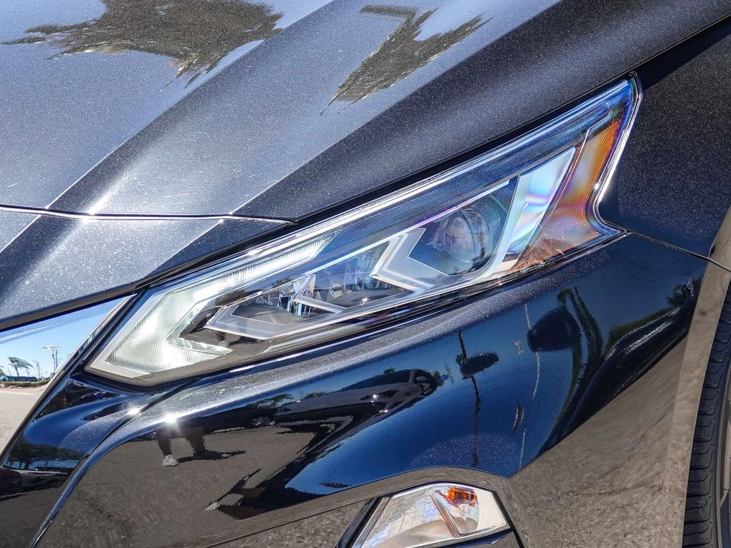Thumbnail: 2021 Nissan Altima - 20