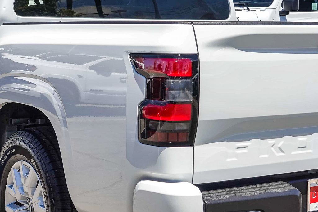 Thumbnail: 2023 Nissan Frontier - 19