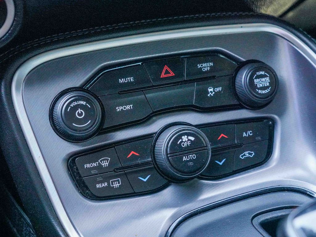 Thumbnail: 2019 Dodge Challenger - 25