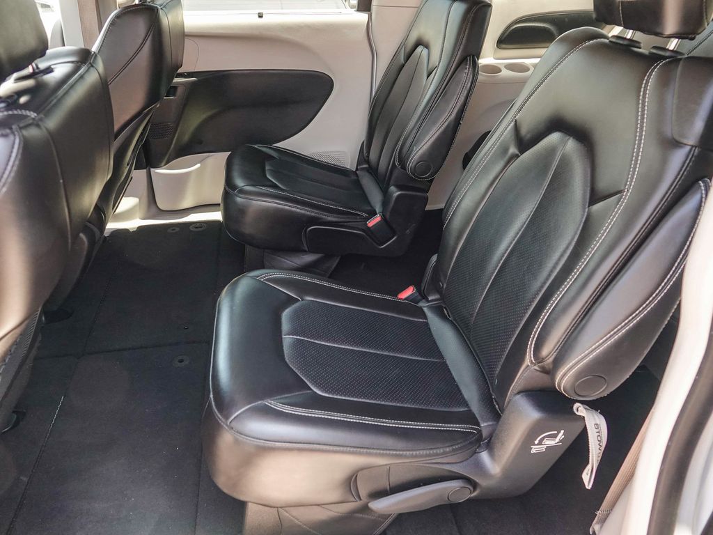 Thumbnail: 2023 Chrysler Pacifica - 11
