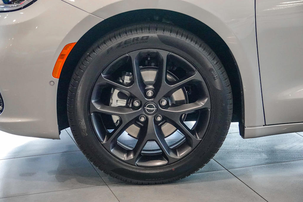 Thumbnail: 2026 Chrysler Pacifica - 22