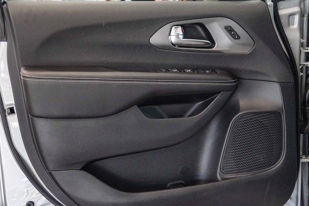 Thumbnail: 2026 Chrysler Pacifica - 24