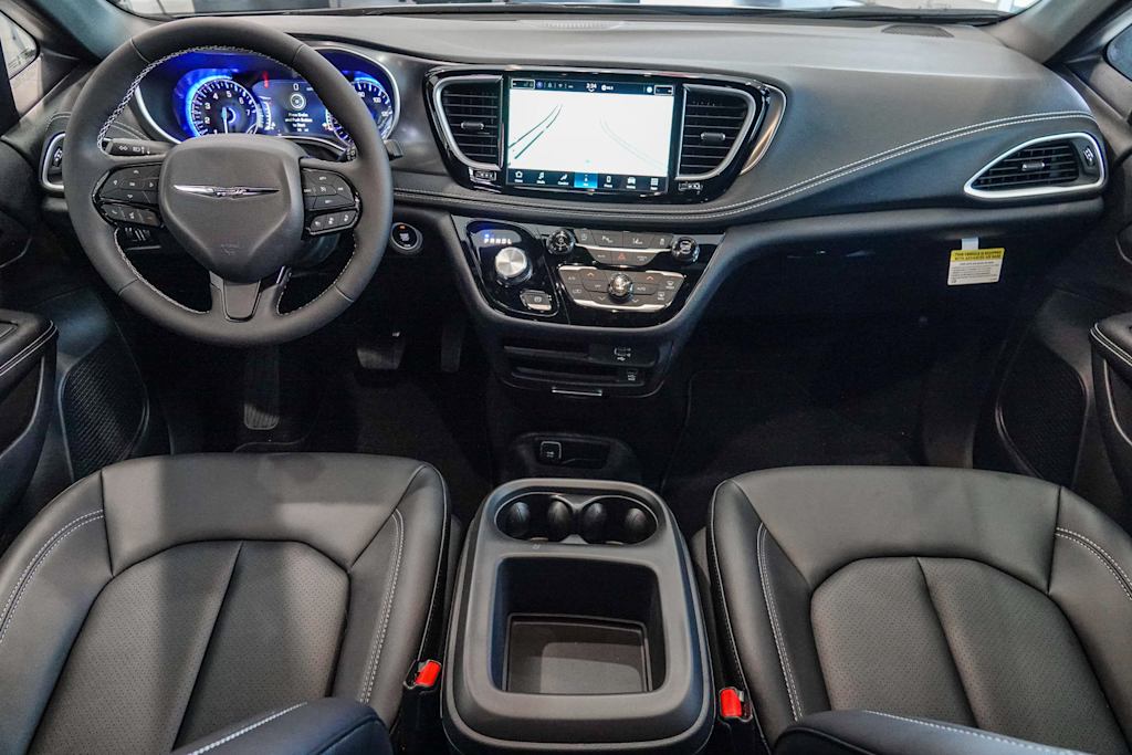 Thumbnail: 2026 Chrysler Pacifica - 2