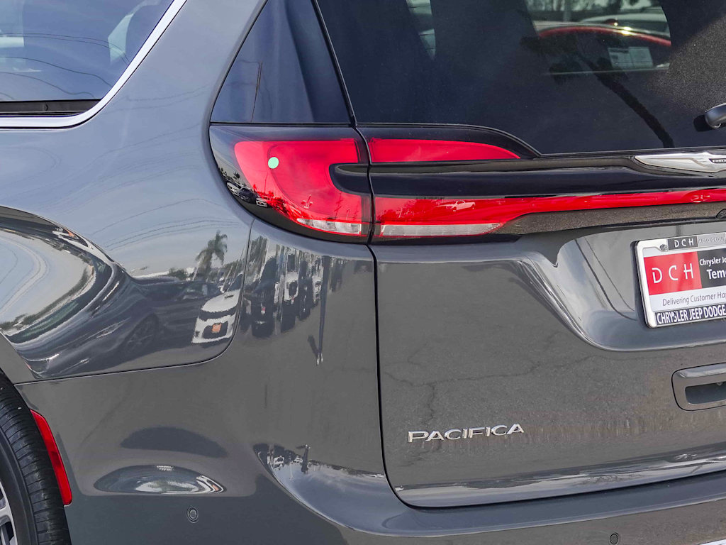 2025 Chrysler Pacifica Select 19