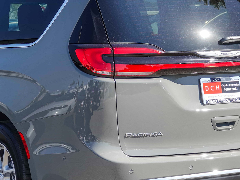 Thumbnail: 2025 Chrysler Pacifica - 17