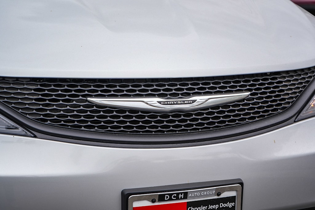 Thumbnail: 2026 Chrysler Voyager - 6