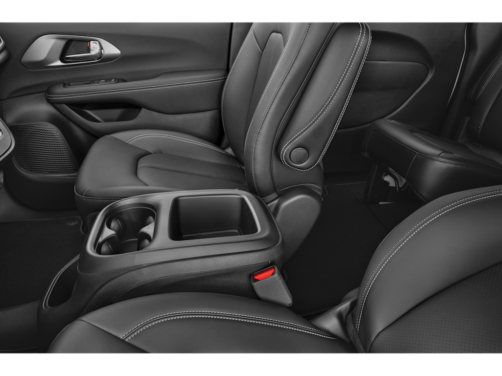 Thumbnail: 2026 Chrysler Voyager - 11