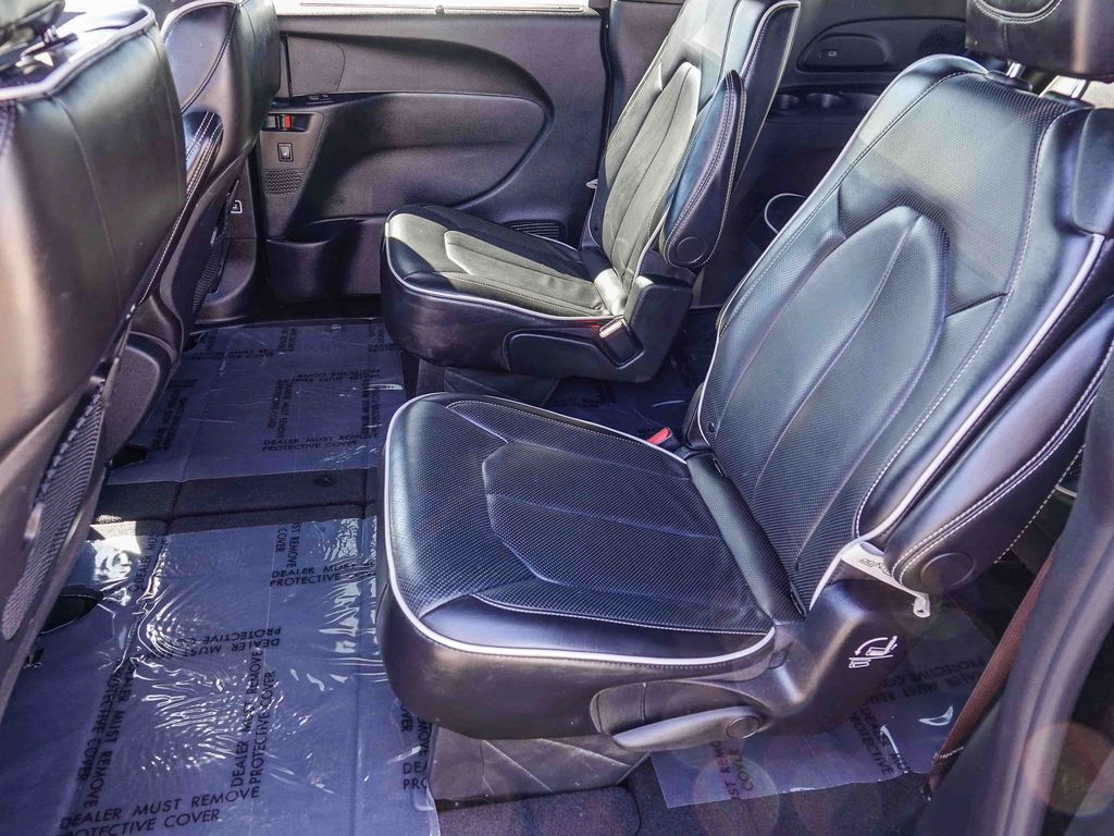 Thumbnail: 2025 Chrysler Pacifica - 11