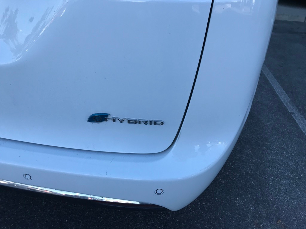 2023 Chrysler Pacifica Hybrid Touring L 6