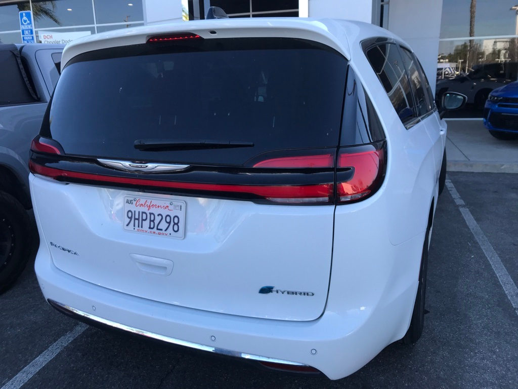 2023 Chrysler Pacifica Hybrid Touring L 11