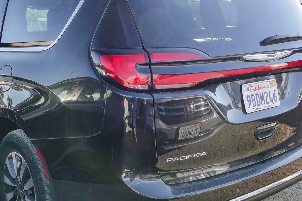 2022 Chrysler Pacifica Hybrid Touring L 17